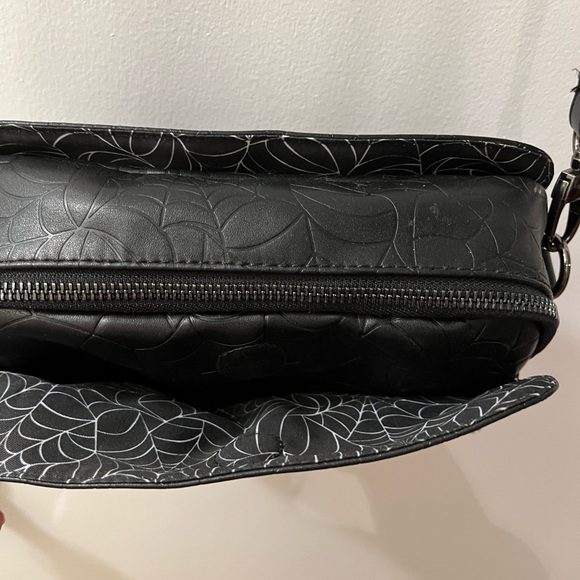 Backstitch Bruja Gabriela Spiderweb Purse - Picture 5 of 5